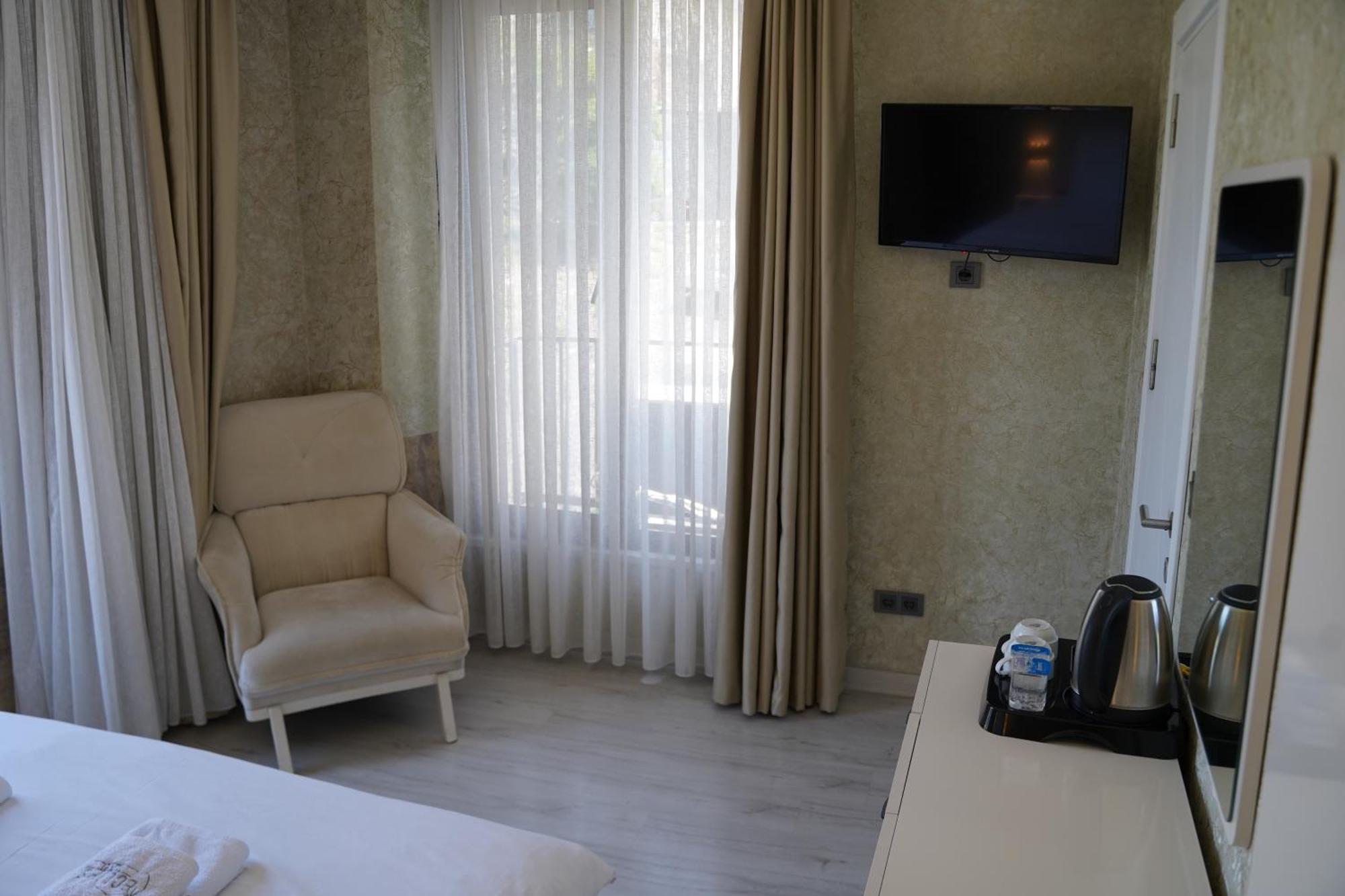 Otel Sword